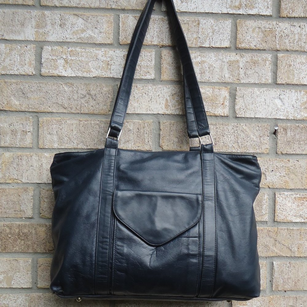 SAS leather bag/ briefcase with leather lining.